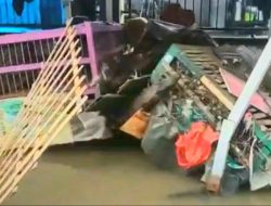 Pagi Ini Pusat Perekonomian Pasar Sentral Majene Lumpuh Akibat Terjangan Banjir