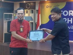 Ketua JMSI Aceh Latih Pegawai Pajak Teknik Menulis Berita