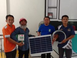 Pemdes Adolang Dhua Beri Bantuan Pembasmi Hama Kepada Petani